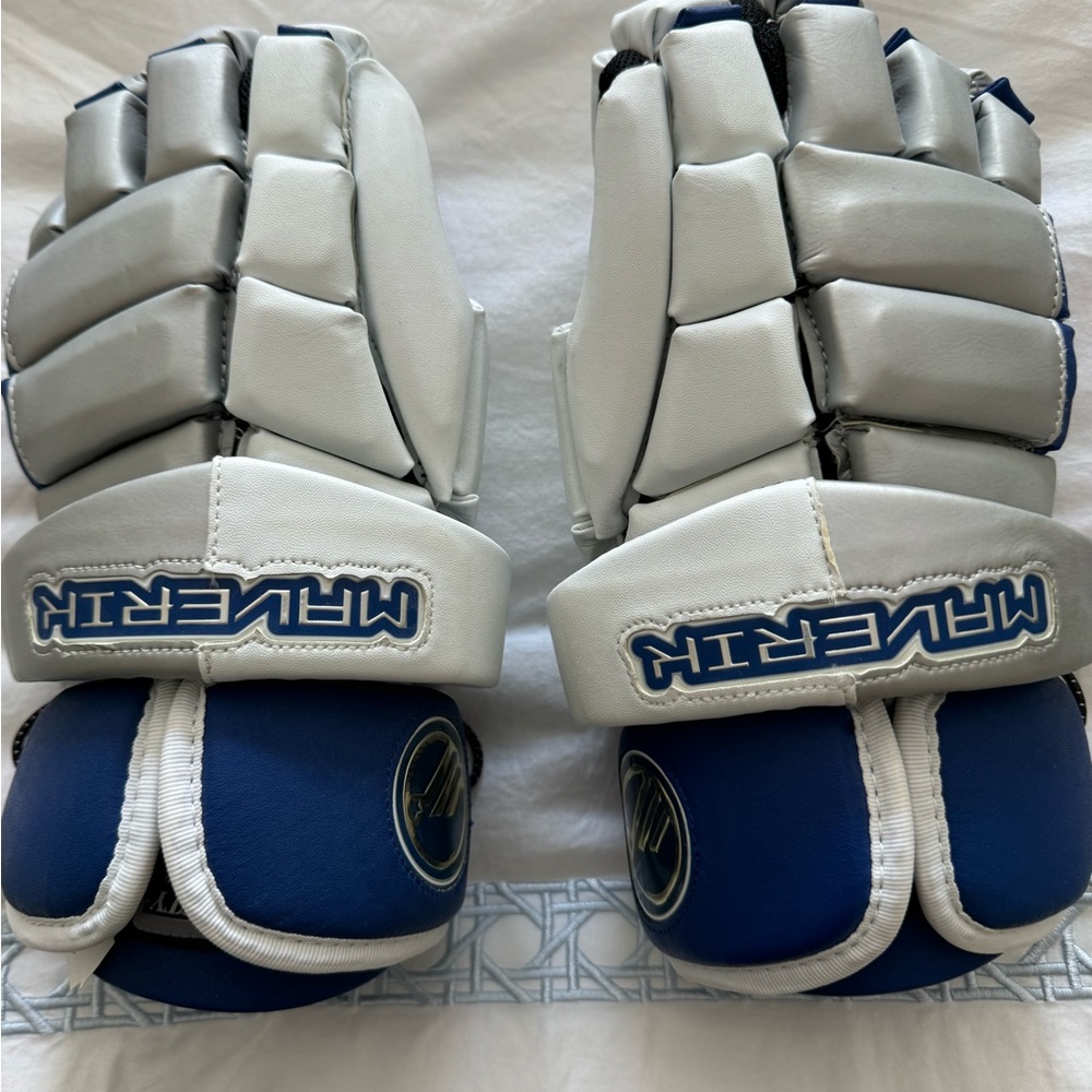 Maverik dynasty men’s lacrosse gloves. Size large. New